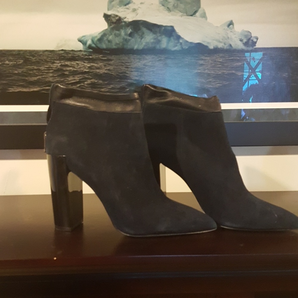 Blue suede leather boots with leather trim